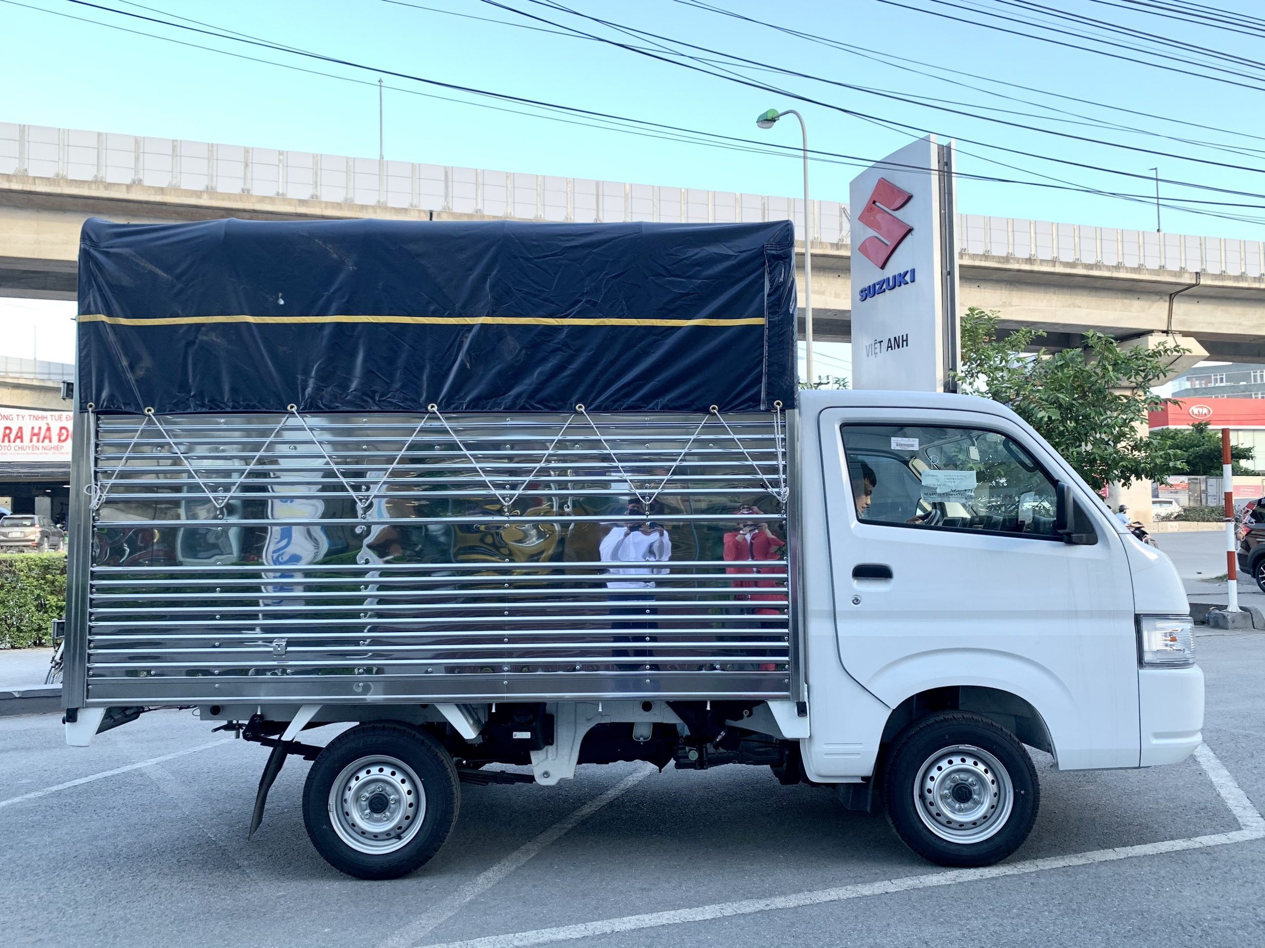Giá Thuê Xe Tải 1 Tấn – Cập Nhật Bảng Giá & Kinh Nghiệm Tiết Kiệm Chi Phí